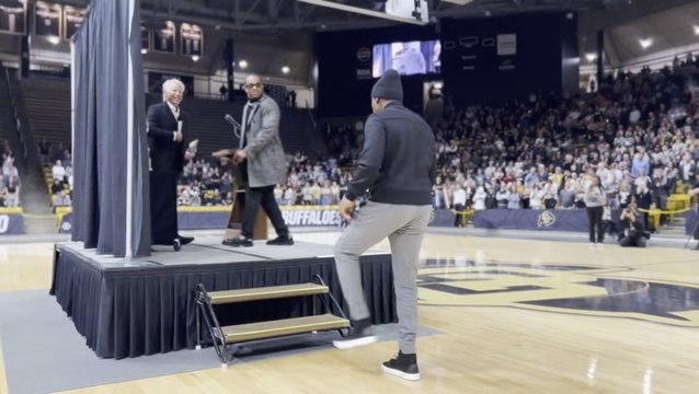 Deion Sanders Accepts 2023 Sportsperson of the Year Award