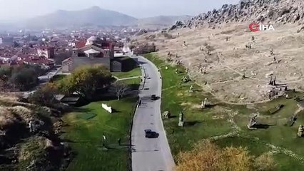 21 yaşındaki genç 35 yıllık Renault Broadway'i elektrikliye dönüştürdü