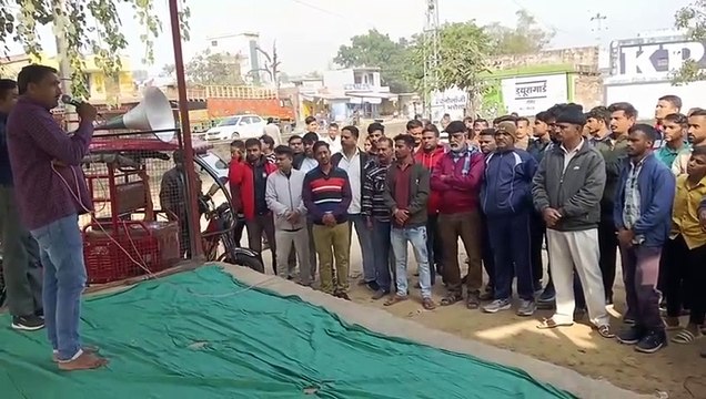 गोगामेड़ी हत्याकांड के विरोध: ढिगावड़ा में बाजार बंद