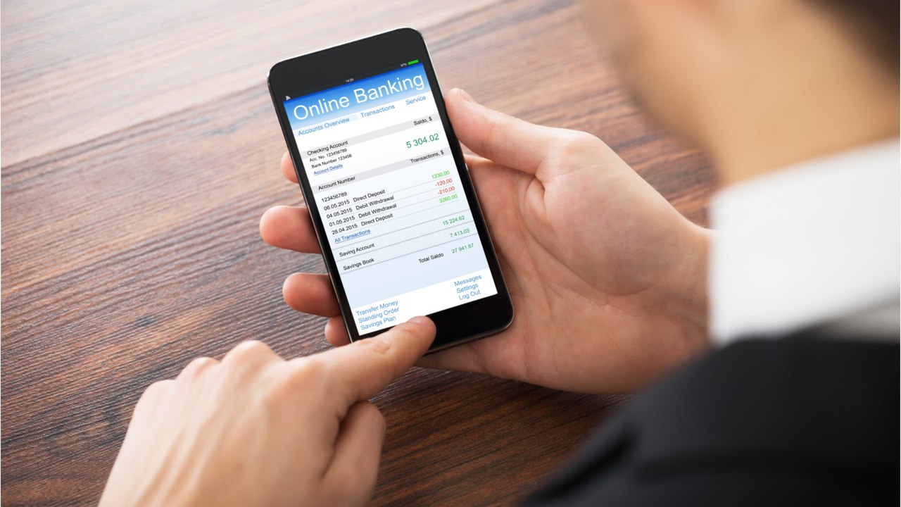 Les virements instantanés bientôt gratuits, voici combien votre banque vous les facture