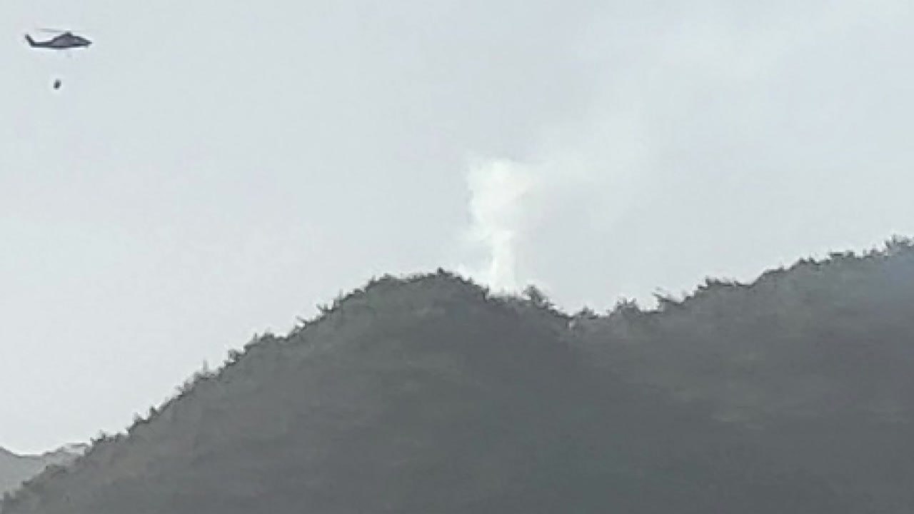 경북 영주 소백산 중턱에서 불...1시간 만에 진화 / YTN