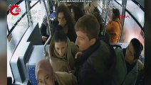 İETT otobüsündeki biber gazlı kavga... Yolcular fenalaştı!