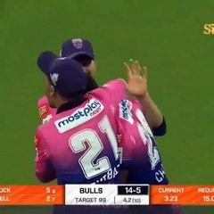 Watch: Chamika brilliant 3-wicket over rips Delhi Bulls batting line up