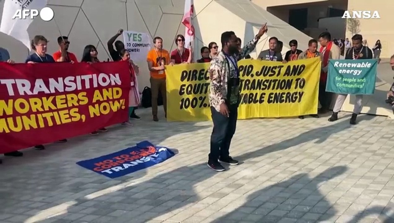 Trump: "Io dittatore? Lo saro' solo nel primo giorno da presidente"