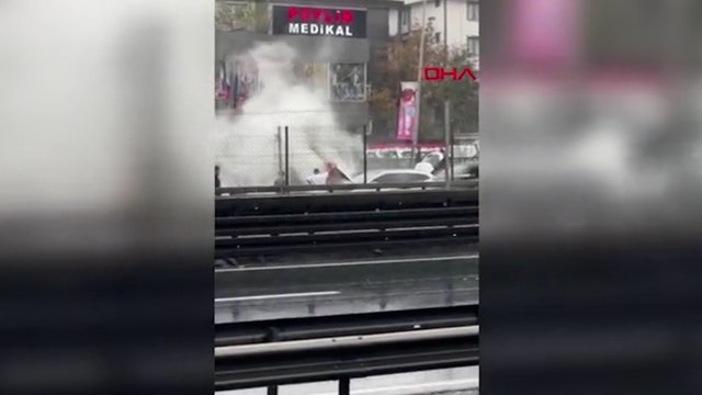 Avcılar'da otomobil alev alev yandı