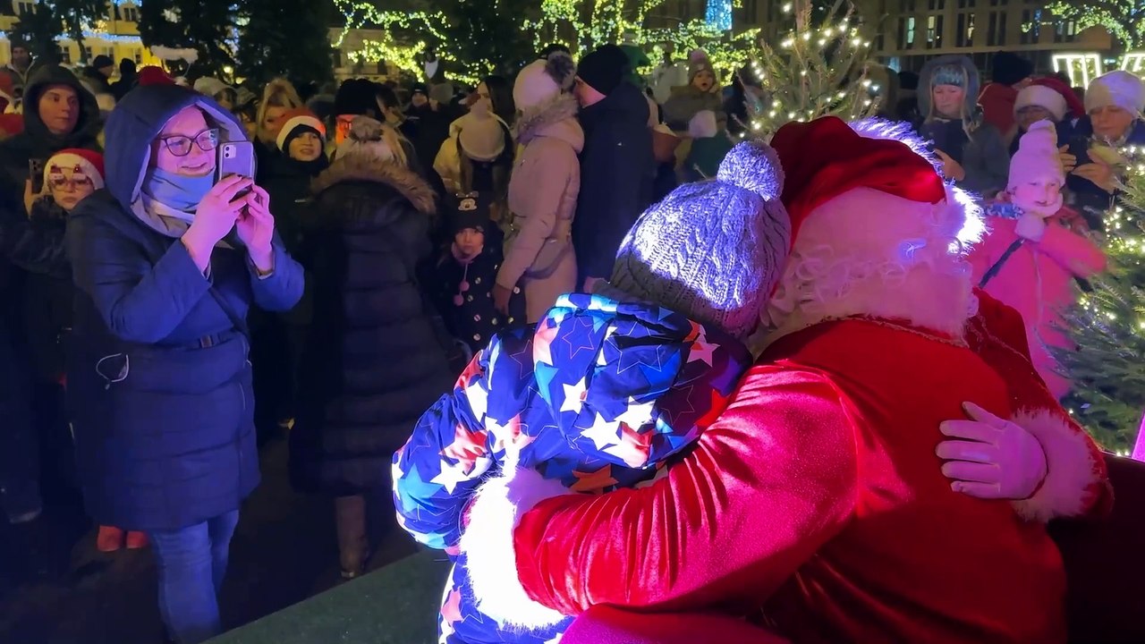 Mikołajki i świąteczna iluminacja na Placu Wolności we Włocławku