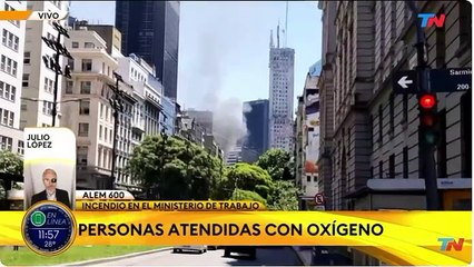 Incendio en edificio lindero al Ministerio de Trabajo