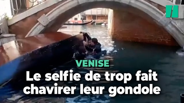 À Venise, une gondole pleine de touristes chavire car ils voulaient prendre des selfies