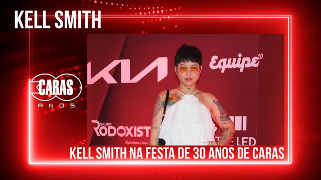 KELL SMITH ESBANJA LOOK ELEGANTE NA FESTA DE 30 ANOS DA CARAS!