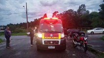 Acidente entre carro e moto na Rua Ipanema deixa jovem ferido