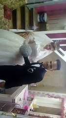 شاهد الآن هذه العروسة ماذا فعلت مع عريسها وهو داخل ياخدها من الكوافير مفاجأة رائعة مش هتصدق هذا