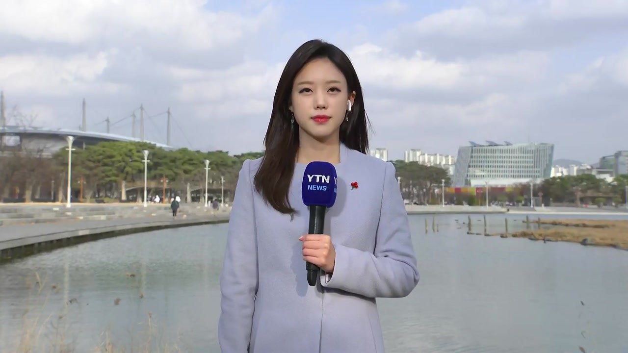 [날씨] 주말도 때아닌 봄 날씨...中 스모그, 서쪽 초미세먼지↑ / YTN