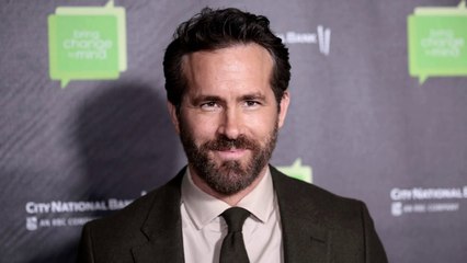 下载视频: Ryan Reynolds 'Leaks' New Deadpool 3 Set Photos