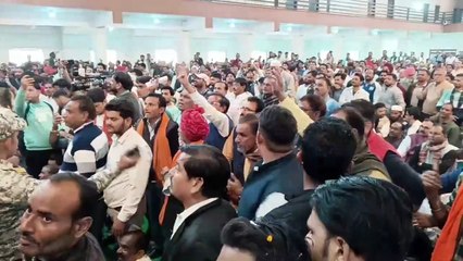 बिफरे भाजपा कार्यकर्ता, बोले-फर्जी और भितरघातियों को मंच पर नहीं बैठने देंगे