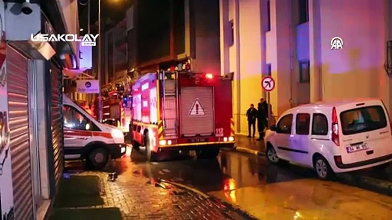 Uşak'ta Korku Dolu Anlar! Gece Bir Apartmanda Yangın Çıktı