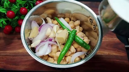 सिर्फ एक कप चने से पूरे घर के लिए बनाए पनीर को भी  टक्कर देने वाली बिल्कुल नई रेसिपी चने की सब्जी