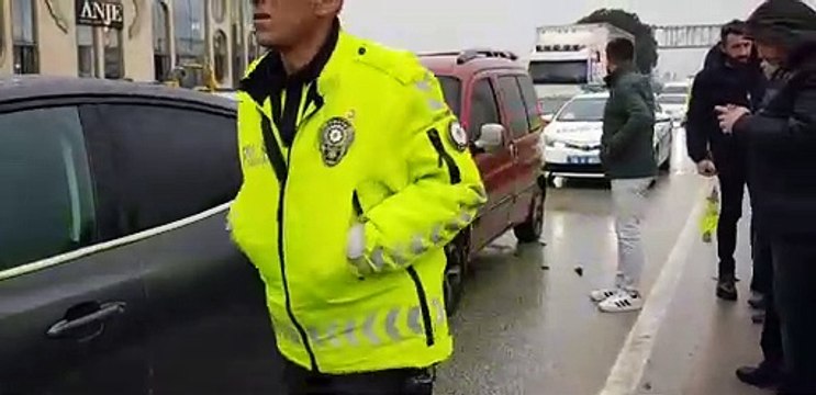 İnegöl-Bursa yolunda zincirleme kaza! Trafik kilitlendi