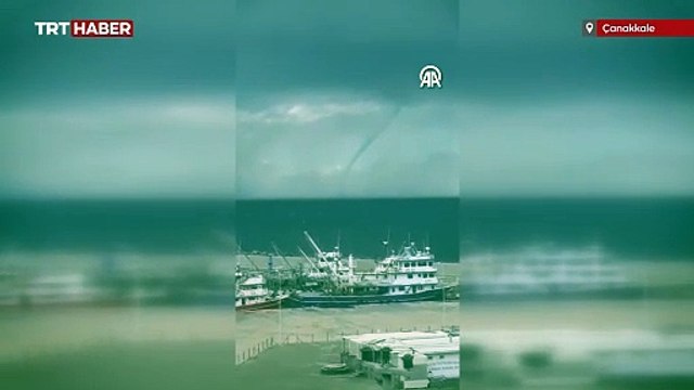 Çanakkale'de denizde oluşan hortum kameraya yansıdı