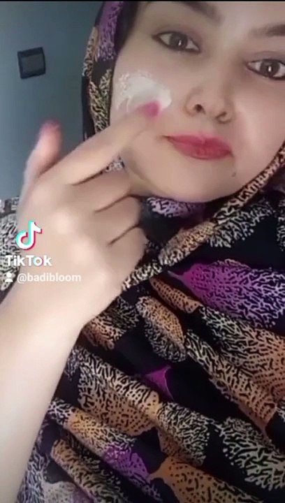 "اكتشفي السر في هذه الوصفة السحرية: كيفية إزالة الحبوب والبقع للحصول على بشرة نقية ومشرقة!"