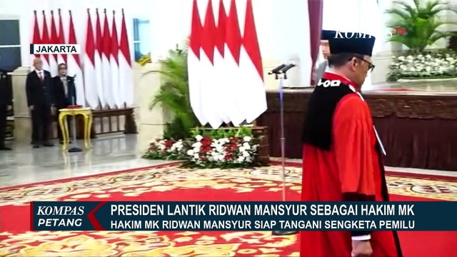 Presiden Jokowi Resmi Lantik Ridwan Mansyur sebagai Hakim MK