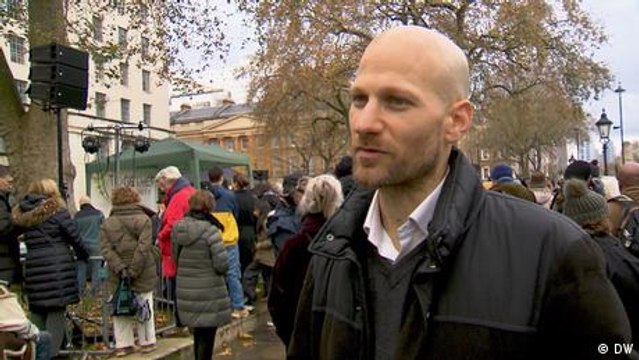 Israelis, Palestinians in London call for end to conflict