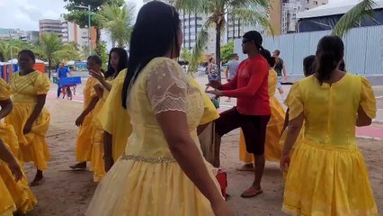 Fiéis ocupam praias de Maceió em reverência a Iemanjá