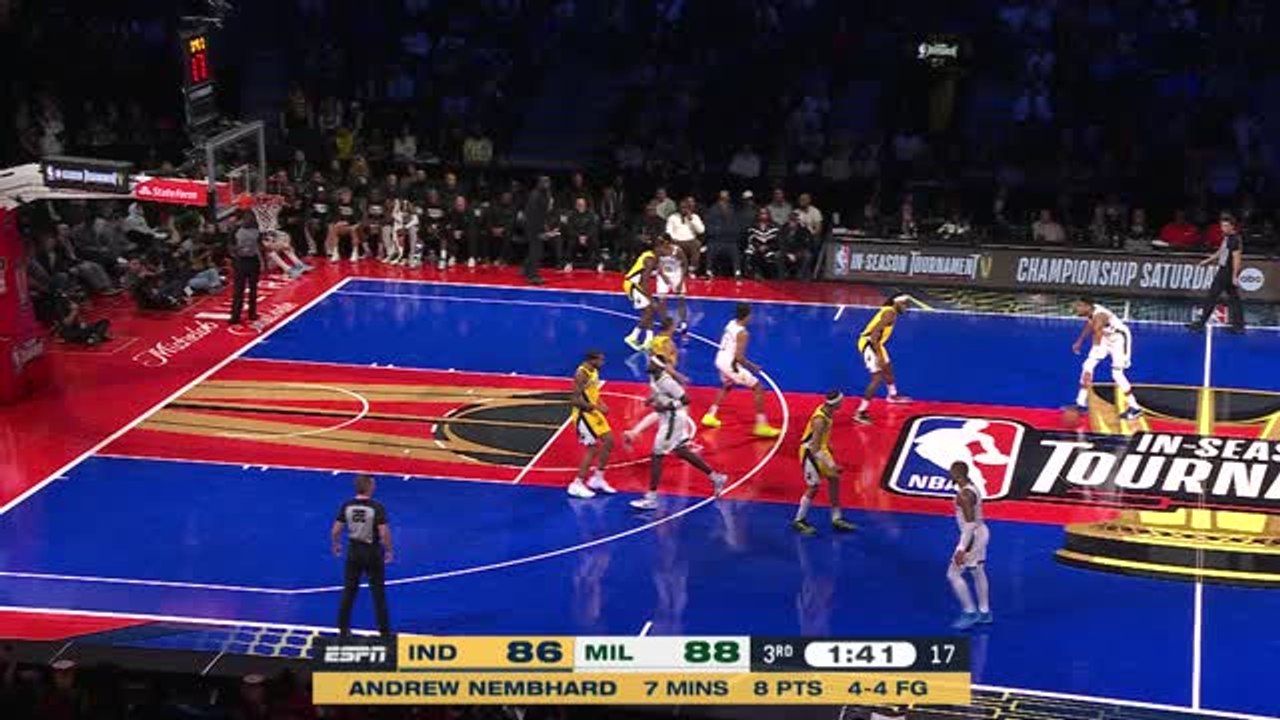 Giannis gets the crowd going with a powerful dunk