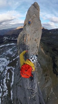 Les images à couper le souffle de Gérard Ganglion en train d’escalader le Pène Sarrière, dans les Pyrénées ! ⛰️