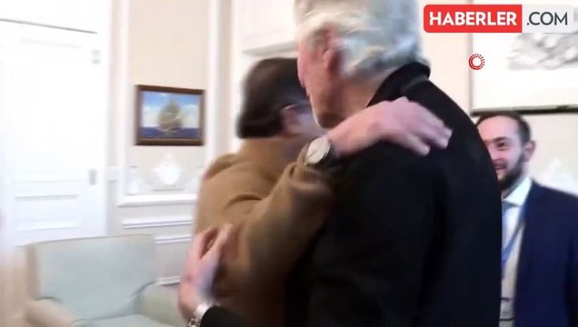 Pink Floyd'un solisti Roger Waters, Kolombiya Devlet Başkanı ile Filistin bayrağı açtı