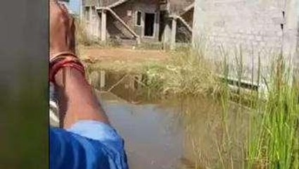 కృష్ణా జిల్లా: జగనన్న కాలనీలో మోకాళ్ల లోతు నీళ్లు