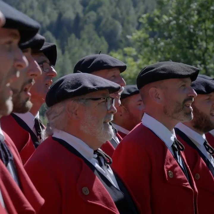 Ces chanteurs reprennent « Se Canti », un chant considéré comme l’hymne occitan