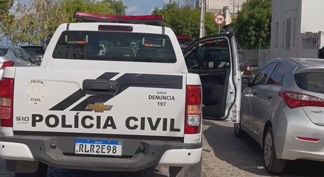 Jovens de 19 anos são presos em Pombal suspeitos de roubos a comércios e motocicletas no município