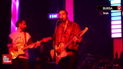 Ufuk Beydemir önce serum yedi sonra Bursa’da konser verdi