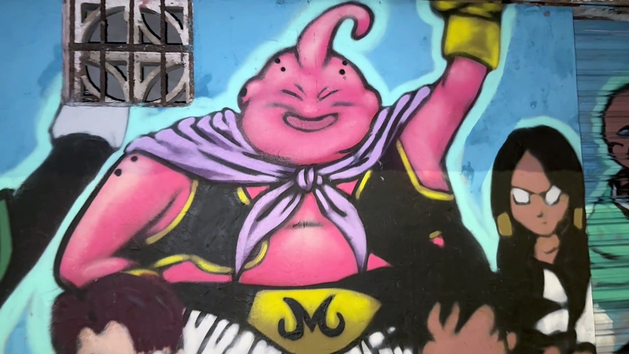 Impresionante obra de arte callejero, un mural de Dragon Ball