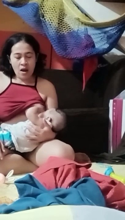 every 2am he is waking up (breastfeeding mama)