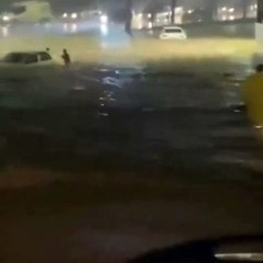 Gece yarısı büyükşehiri sel bastı