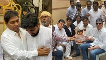 Junior Mehmood Funeral में Sons Crying, Johnny Lever को Hug करके रोते...Watch Video