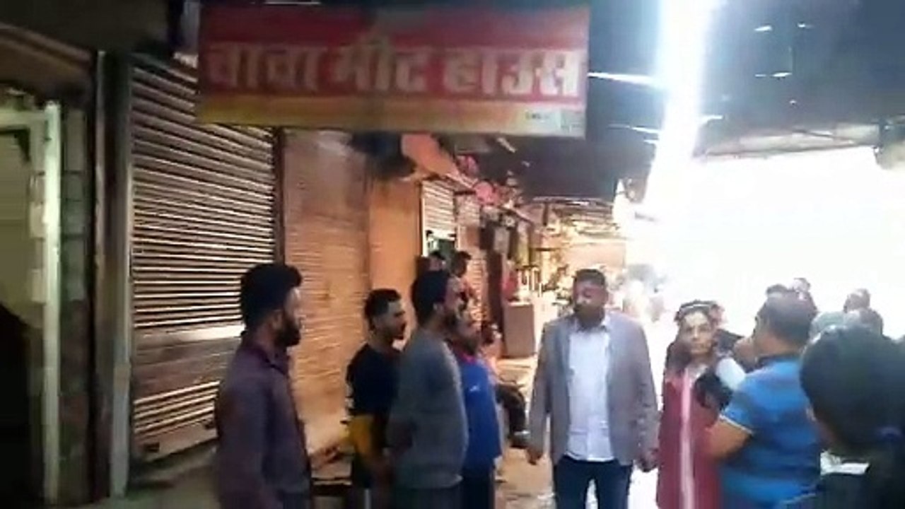 ग्रेटर निगम...मांस की दुकानों पर कार्रवाई: 45 दुकानों का किया निरीक्षण, 12 पर नहीं मिला लाइसेंस