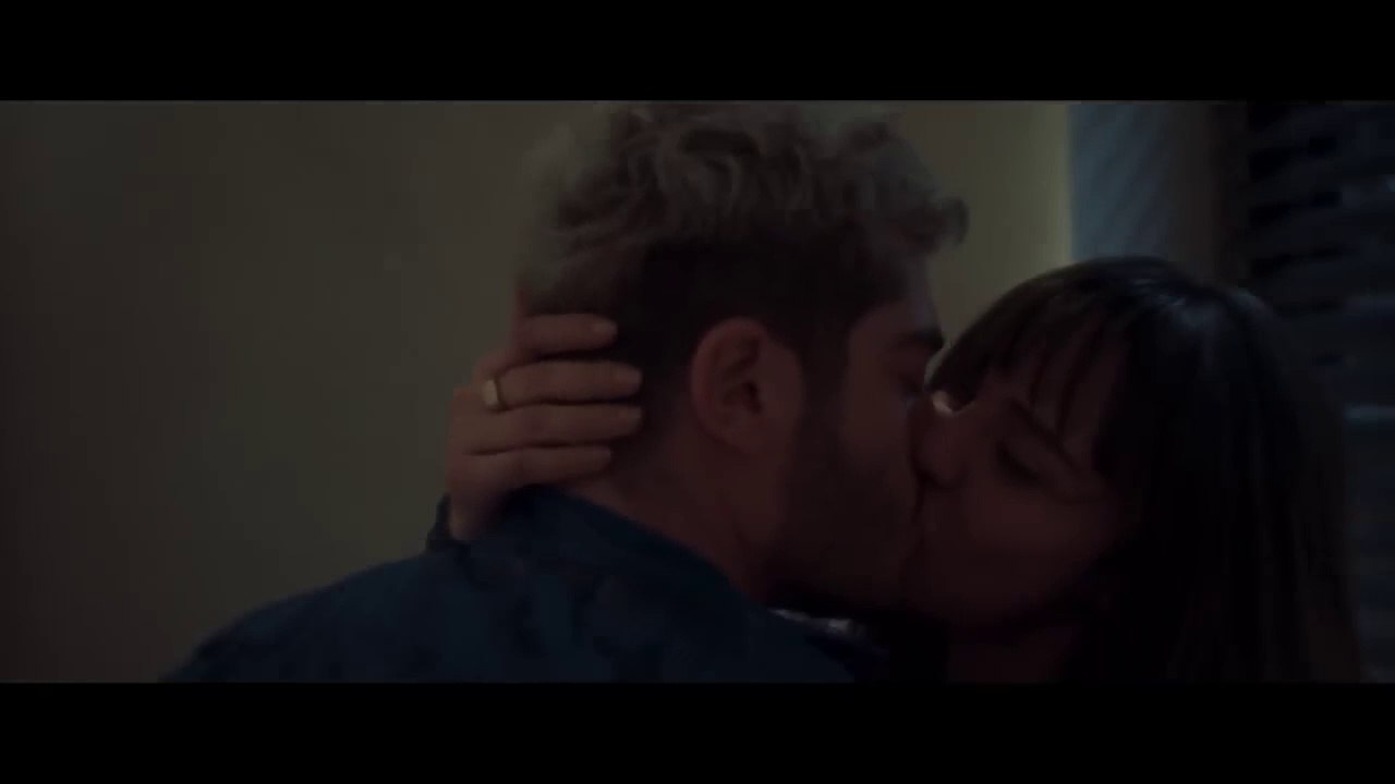 Don't Leave _ Kissing Scene — Semih and Ozge (Burak Deniz and Berrak Tuzunatac)