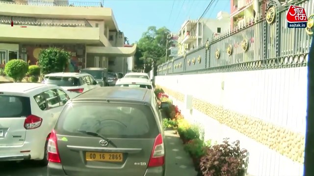 220 Cr cash recovered in raid at Congress MP's residence