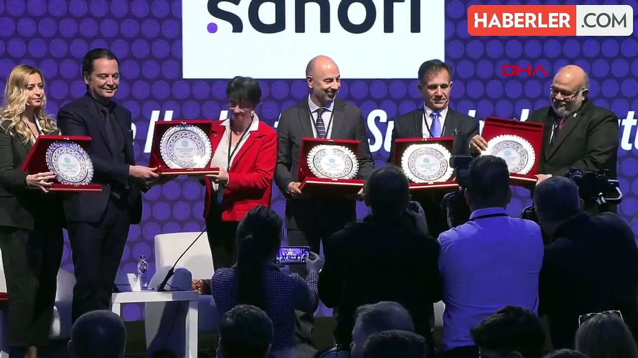 SANOFİ TÜRKİYE ÜLKE BAŞKANI ÖZTÜRK: ÜRETİMLERİMİZİN YÜZDE 20'Sİ 49 FARKLI ÜLKEYE İHRAÇ EDİLİYOR