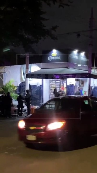 #Preliminar Por realizar disparos al aire y alterar el orden público, un alcoholizado sujeto fue detenido en calles de la colonia Libertad de Guadalajara #GuardiaNocturna