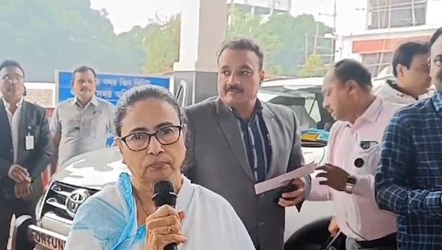 প্রধানমন্ত্রীর কাছে সময় চেয়েছি, না দিলে বাংলার প্রাপ্য আদায় করতে ১৭ ডিসেম্বর দিল্লি যাব: মমতা