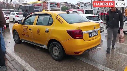 Bursa'da Taksi Şoförü Boynundan Bıçaklandı