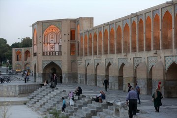 Hacu Köprüsü ziyaretçilerini ağırlamaya devam ediyor