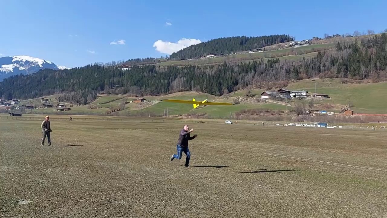 Wood wipe Nuflügel Erstflug