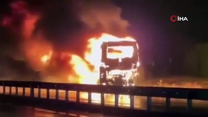 23 yolcunun içinde bulunduğu otobüs alev alev yandı!