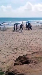 Torcidas organizadas do Atlético-MG e do Vitória protagonizam confusão em praia de Salvador