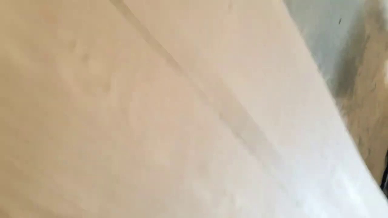 Tables à manger en bois massif  travail du bois