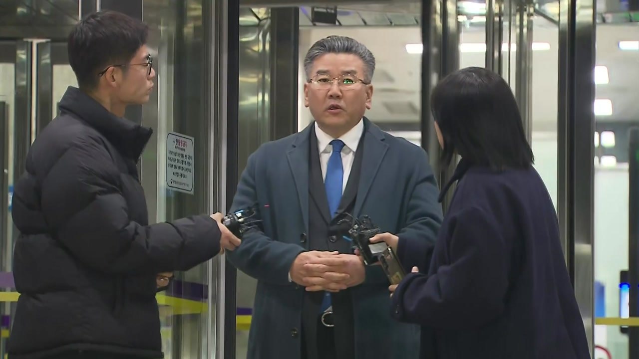 공수처, '표적 감사 의혹' 유병호 15시간 조사..."성실하게 설명" / YTN